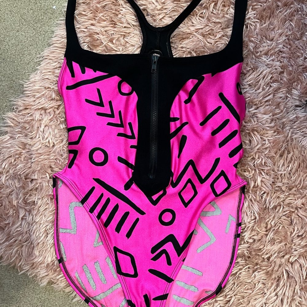 La Blanca Pink & black vintage 80s zipper swimsuit. Size 14 (more like a 10)